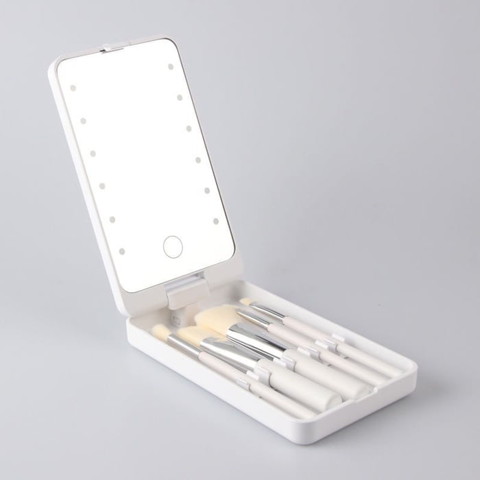 Putni set kistova za šminkanje s LED svjetlom i kutijicom za prašinu (5 kistova, punjivi putem USB-a)
