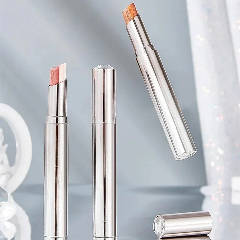 【🔥Ustvarite očarljiv make-up za oči👁️】Vodoodporno gradientno bleščeče senčilo za oči - Tri barve v eni potezi