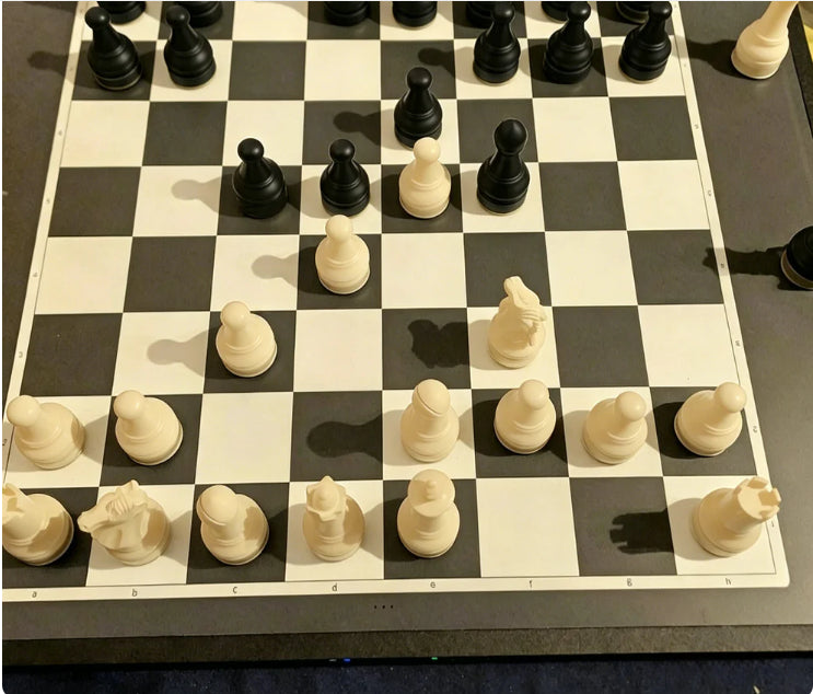 Utazó mágneses sakk táblával | MAGCHESS